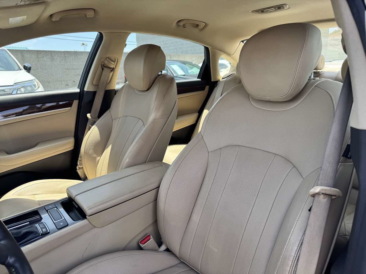 Used 2015 Hyundai Genesis 3.8 RWD image 35