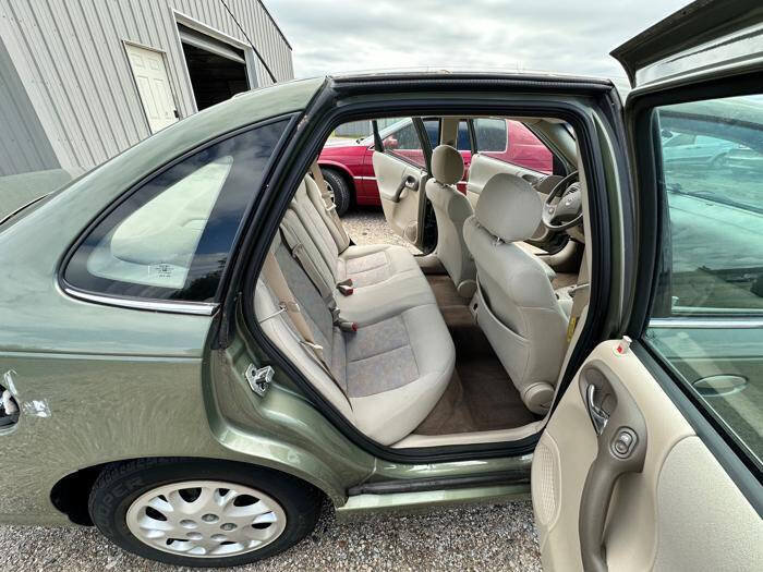 Used 2003 Saturn L-Series L200 w/ Convenience Pkg FWD image 27