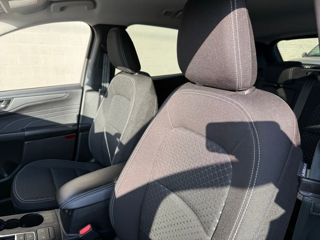 Used 2025 Ford Escape Active image 21