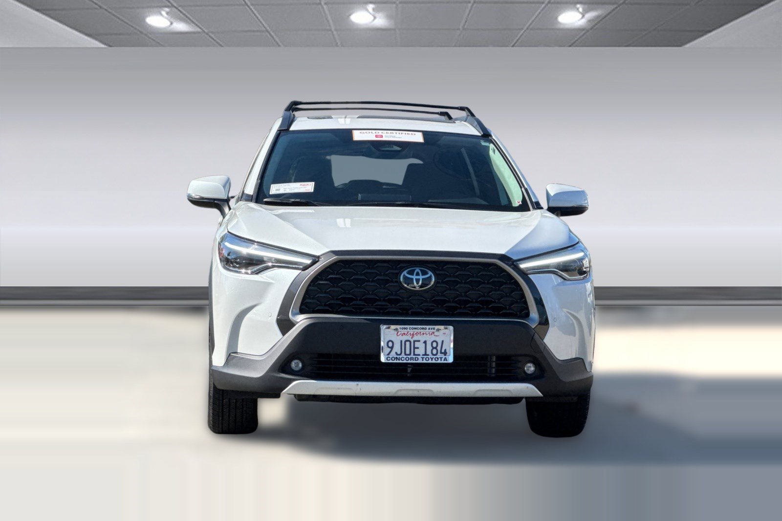 Used 2023 Toyota Corolla Cross XLE w/ Convenience Package FWD image 6
