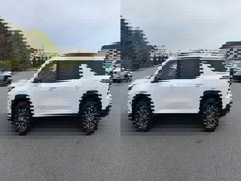 New 2026 Chevrolet Traverse LT w/ Driver Confidence Package image 2