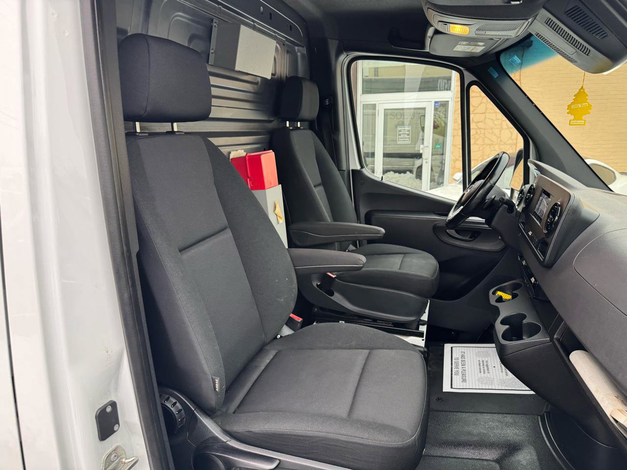 Used 2022 Mercedes-Benz Sprinter 1500 image 17