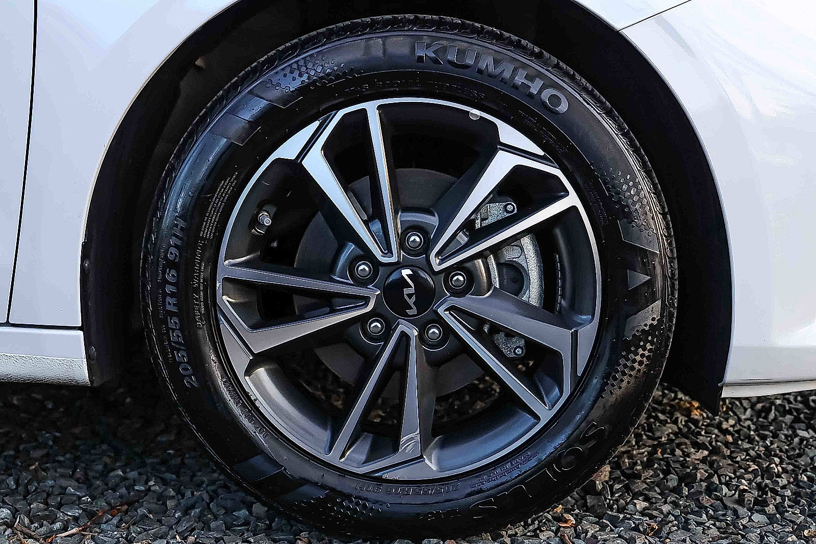 Certified 2024 Kia Forte LXS w/ LXS Technology Package image 27