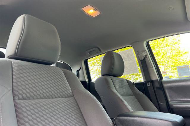Certified 2022 Toyota Tacoma SR AWD/4WD image 16
