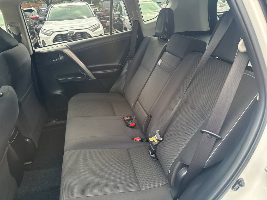 Used 2016 Toyota RAV4 XLE AWD/4WD image 35
