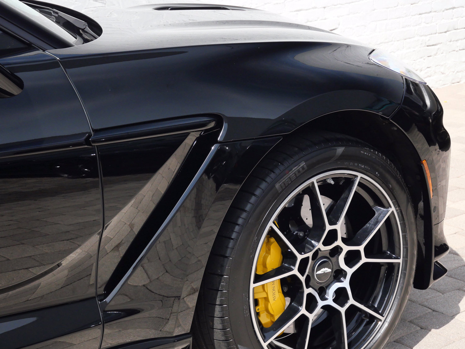 Used 2023 Aston Martin DBX 707 AWD/4WD image 9