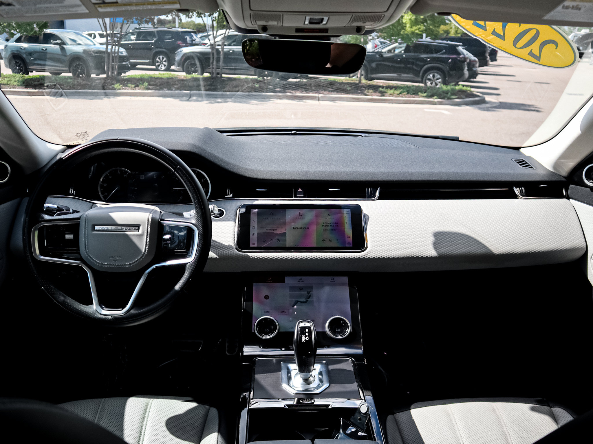 Used 2022 Land Rover Range Rover Evoque R-Dynamic S AWD/4WD image 29