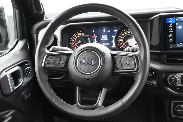 Used 2025 Jeep Wrangler Unlimited Sport AWD/4WD image 14