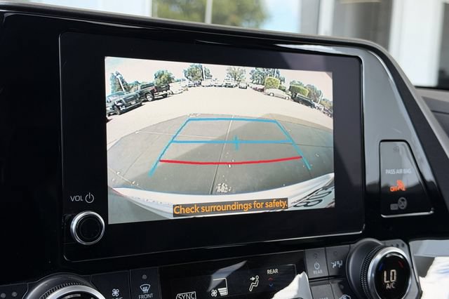 Used 2023 Toyota Highlander XLE FWD image 24
