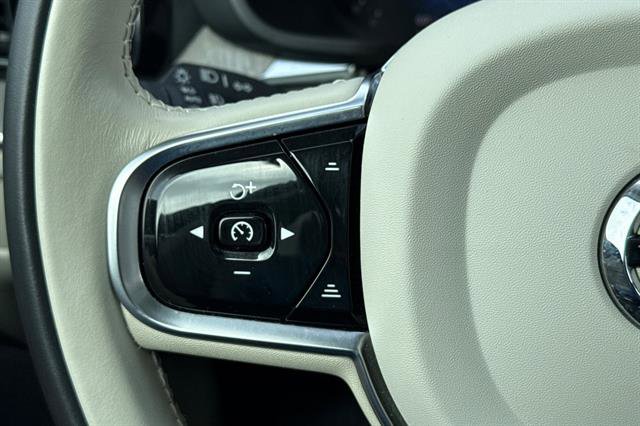 Certified 2023 Volvo XC60 T8 Ultimate image 27