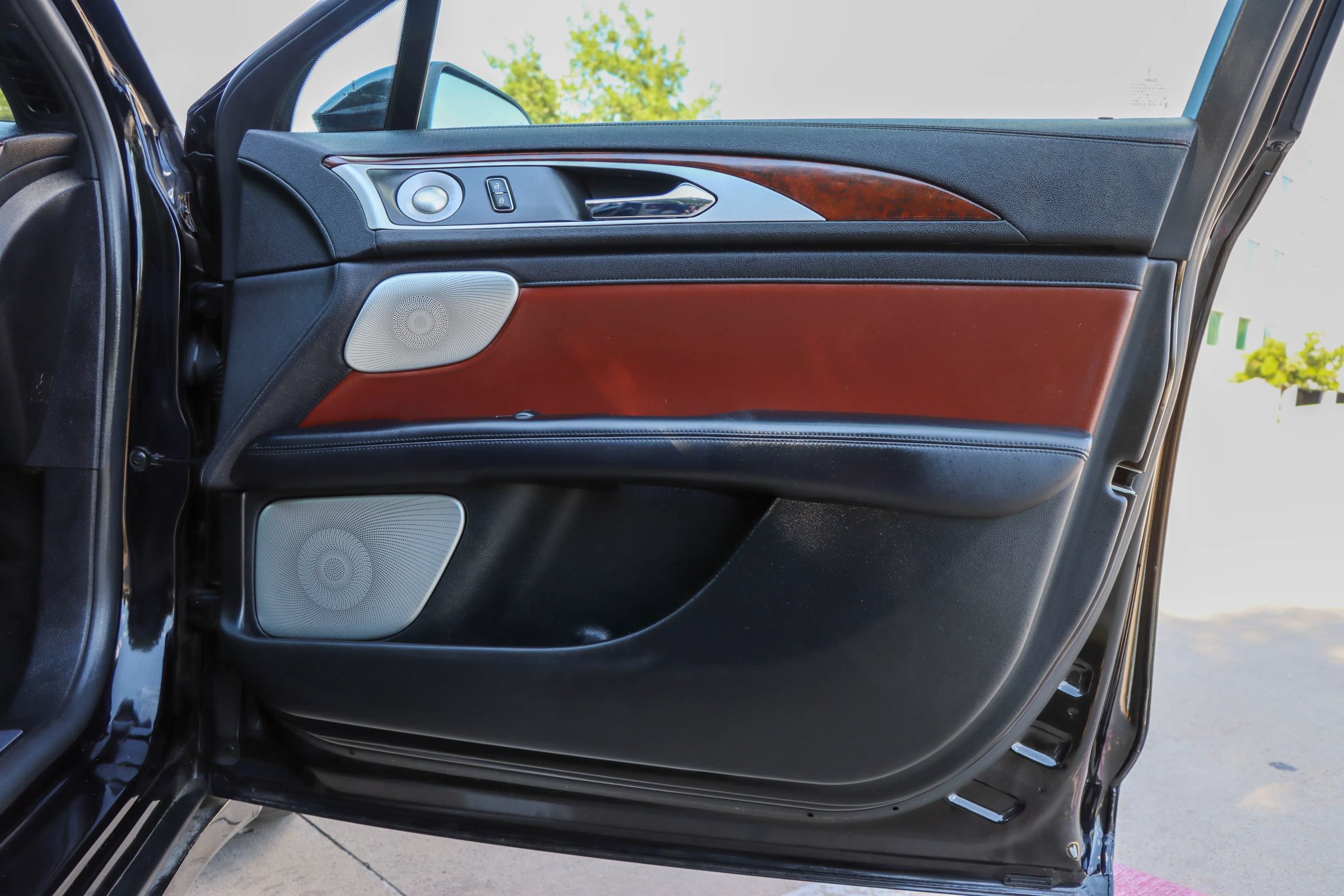 Used 2019 Lincoln MKZ Reserve w/ Luxury Package FWD image 10