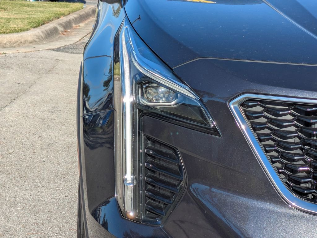 Certified 2023 Cadillac XT4 Sport w/ Cold Weather Package image 10