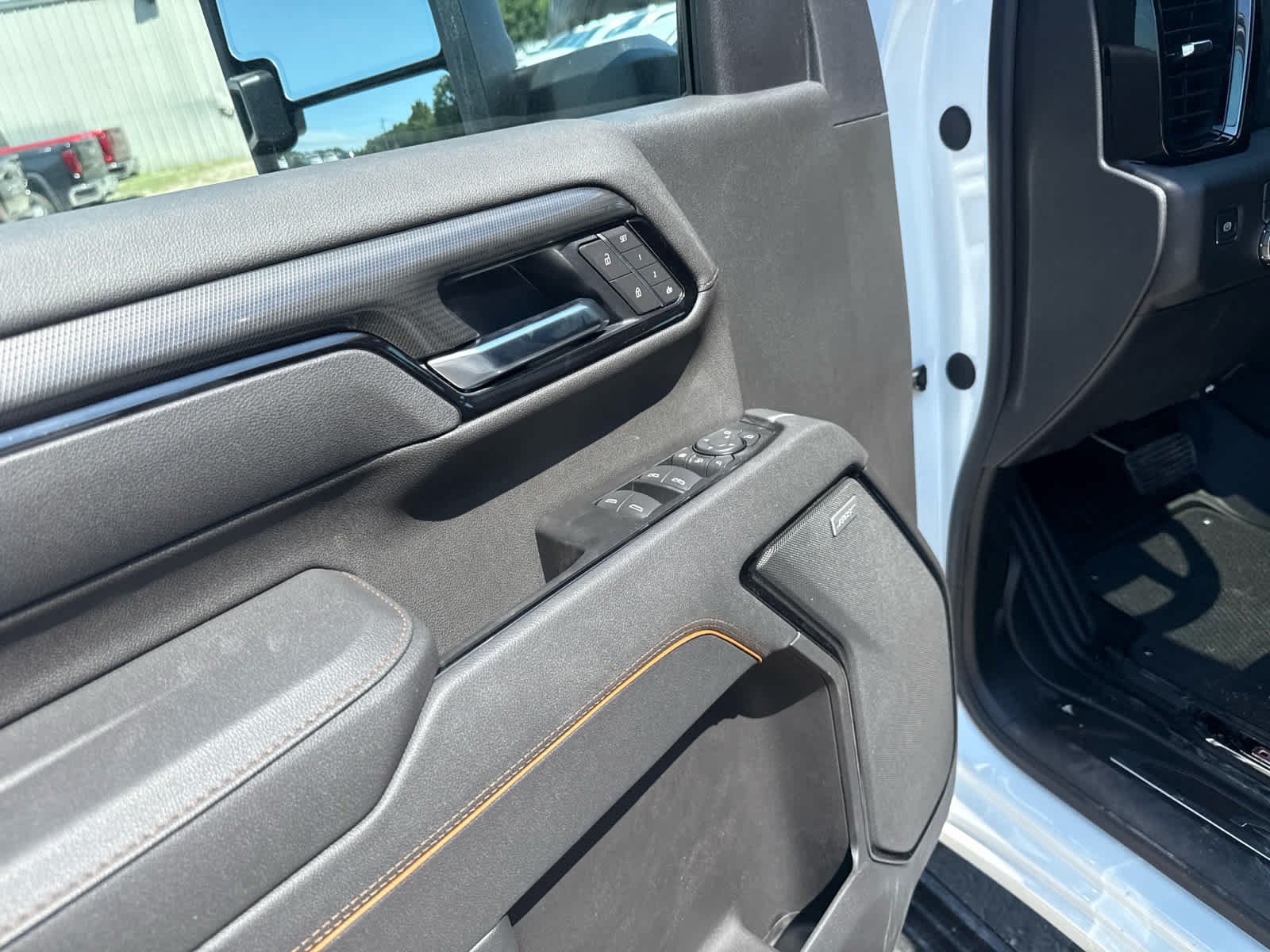 New 2026 GMC Sierra 2500 AT4 w/ AT4 Preferred Package AWD/4WD image 12