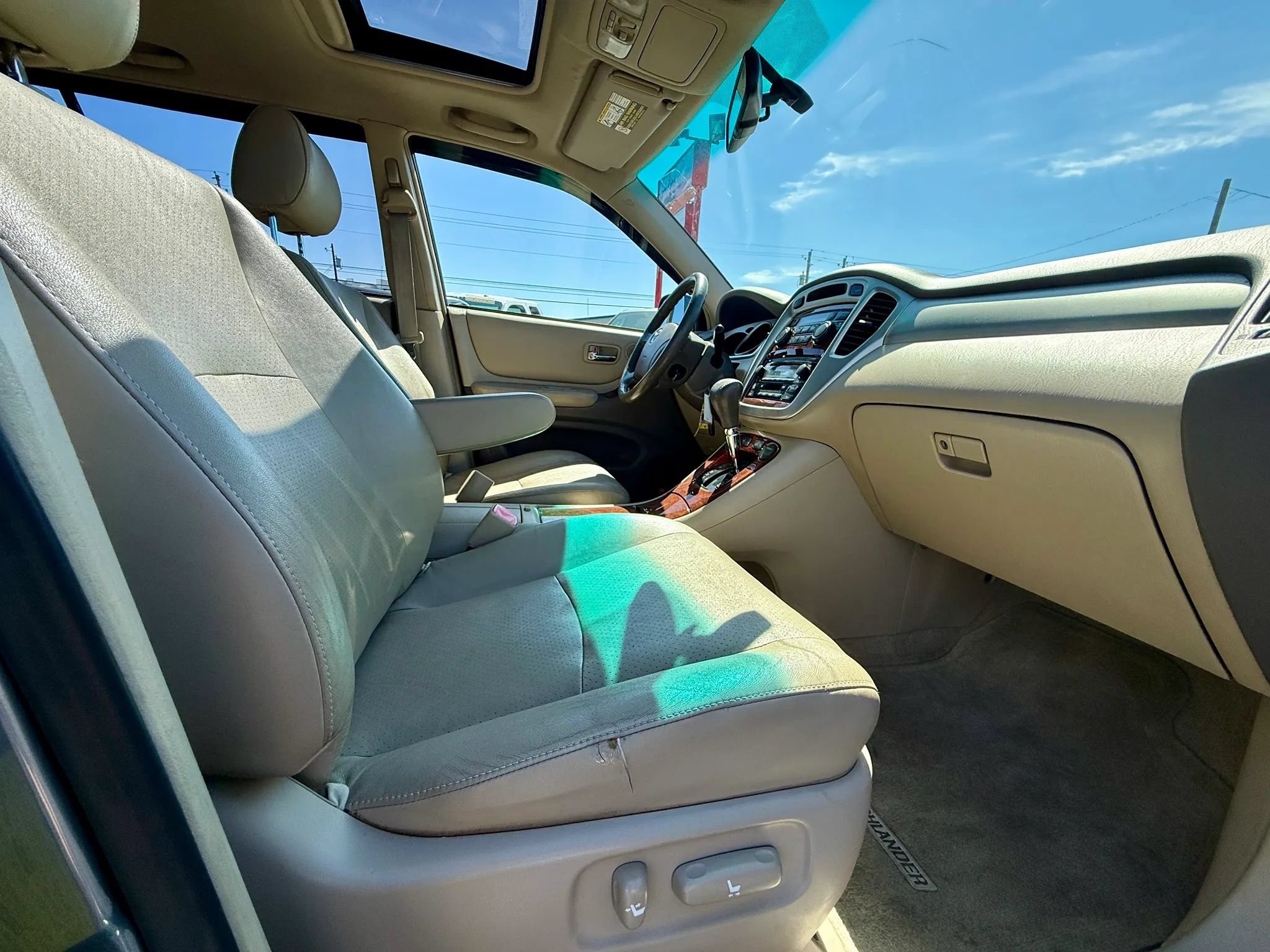 Used 2007 Toyota Highlander 4WD V6 w/ 3rd Row image 18