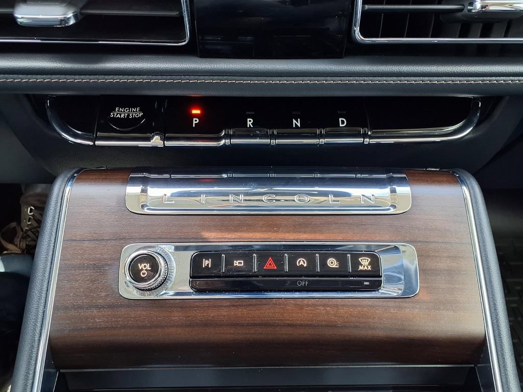 Used 2025 Lincoln Aviator Reserve w/ Jet Appearance Package RWD image 20