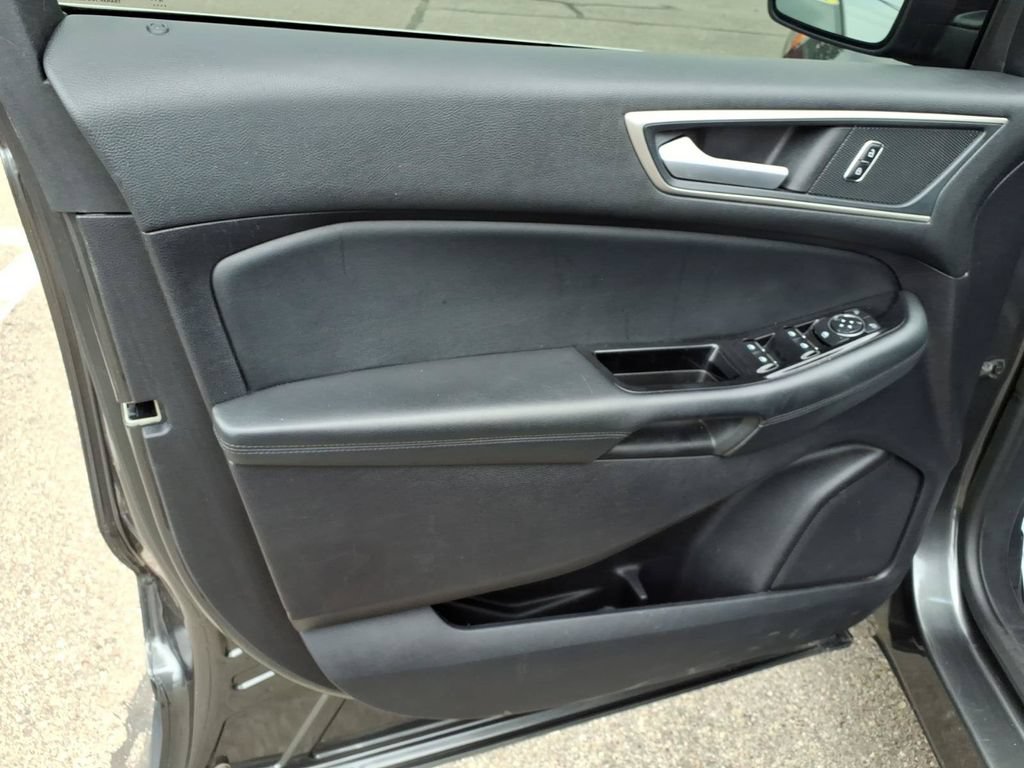 Used 2019 Ford Edge SEL w/ Equipment Group 201A FWD image 12