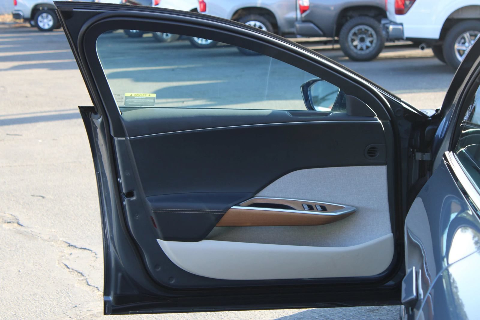 Used 2025 Lucid Air Pure RWD image 7