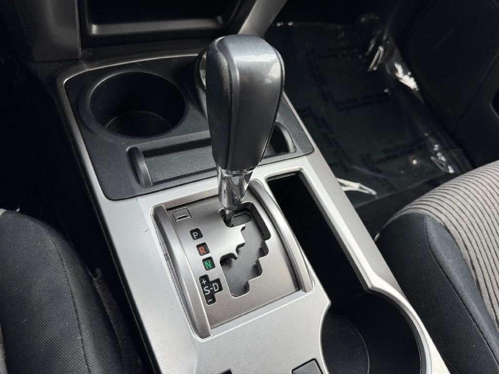 Used 2015 Toyota 4Runner SR5 AWD/4WD image 25