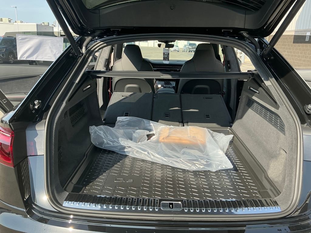New 2026 Audi Q8 Prestige image 18