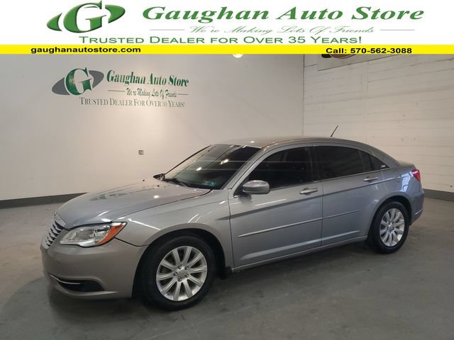 Used 2013 Chrysler 200 Touring FWD 360° Tour