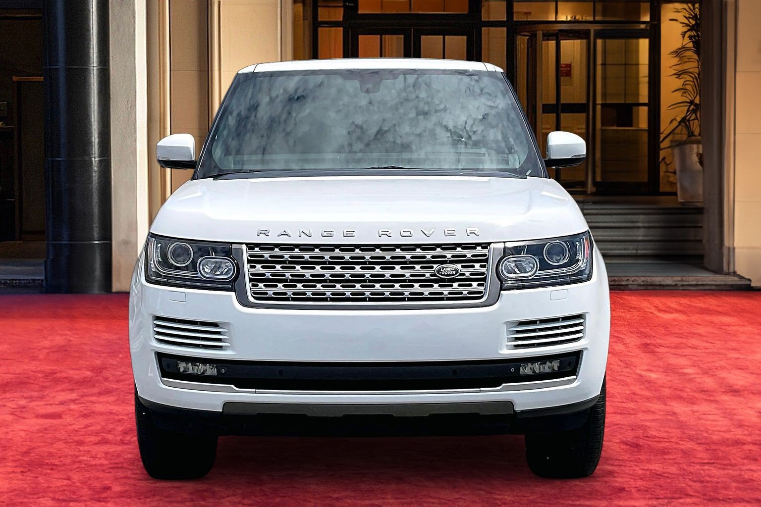 Used 2014 Land Rover Range Rover HSE AWD/4WD image 3