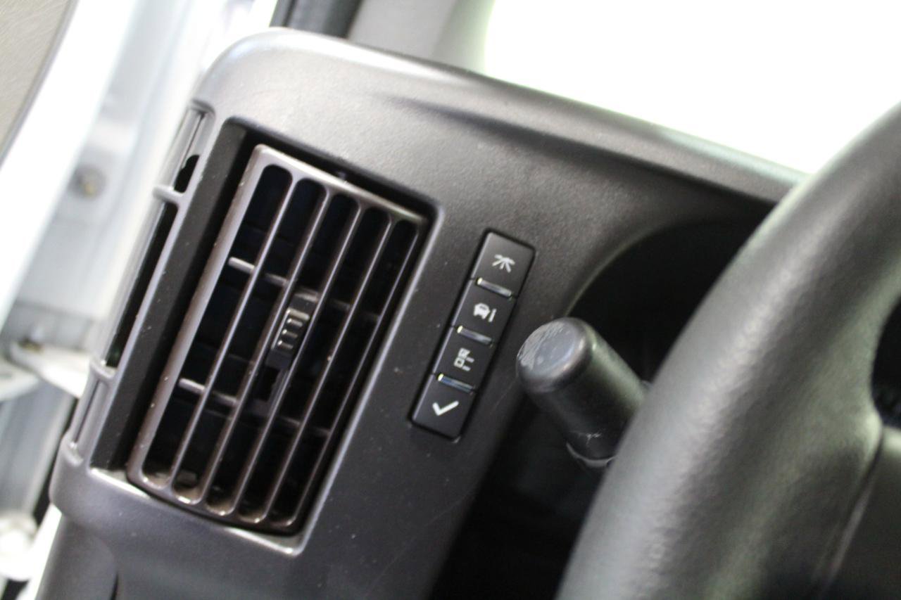 Used 2020 Chevrolet Express 2500 RWD image 10