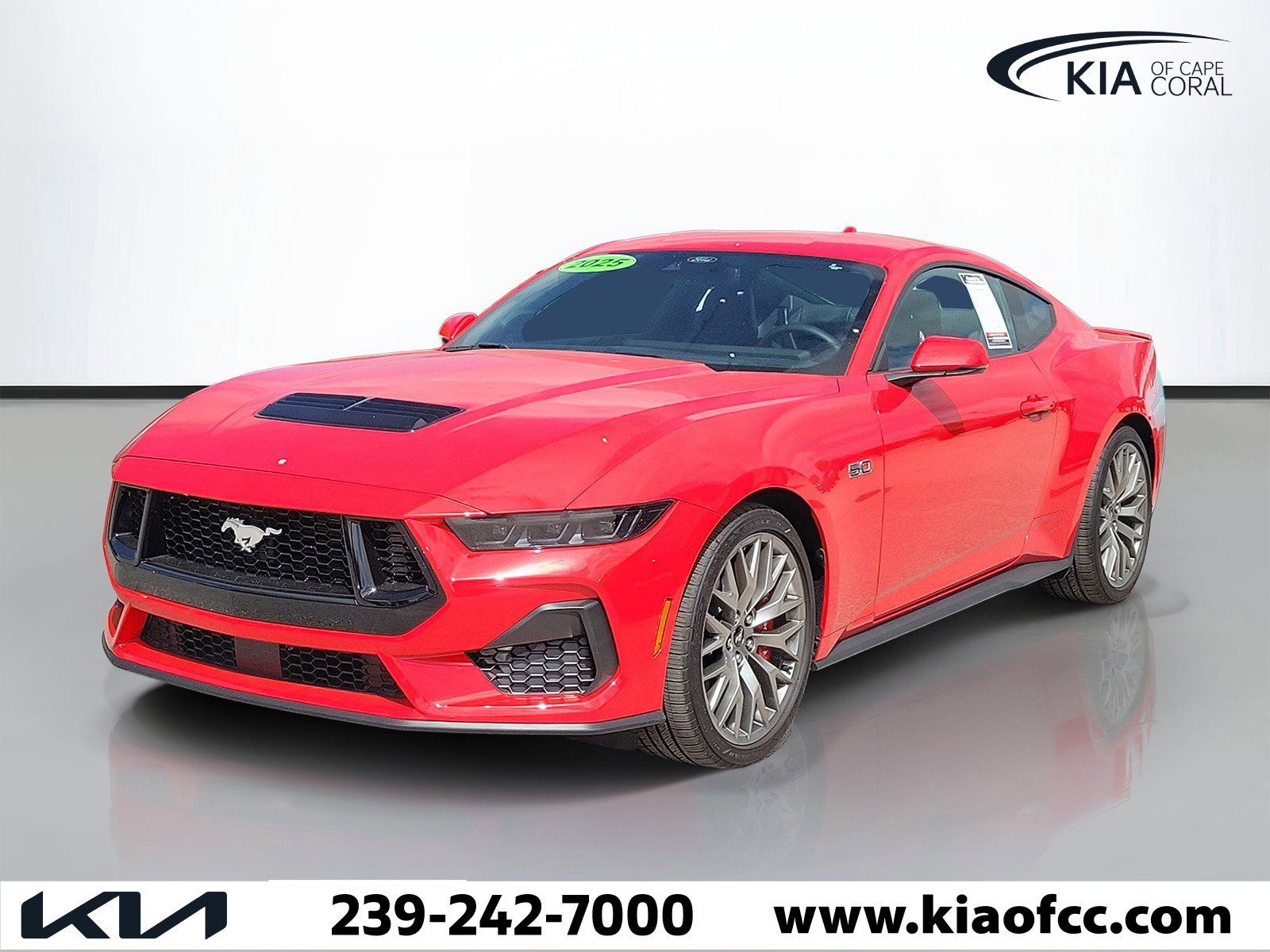 Used 2025 Ford Mustang GT Premium image 3