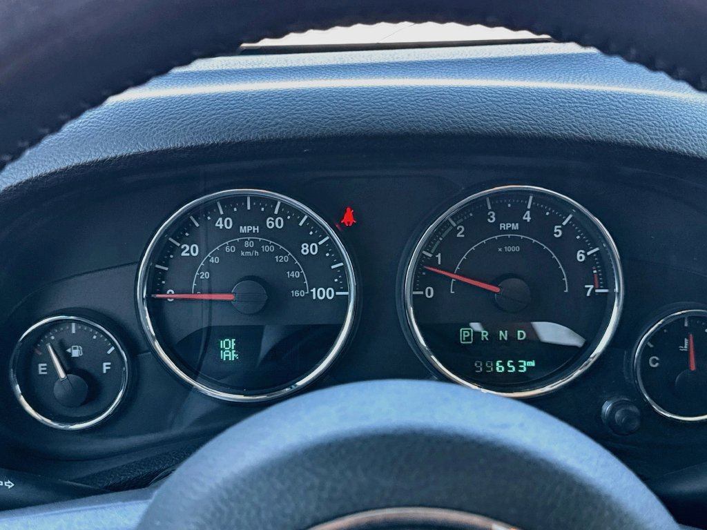 Used 2018 Jeep Wrangler Unlimited Sport w/ Connectivity Group AWD/4WD image 14