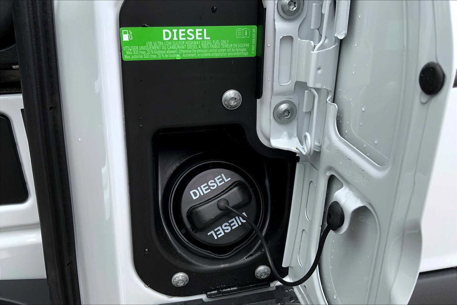 Used 2025 Mercedes-Benz Sprinter 2500 image 13