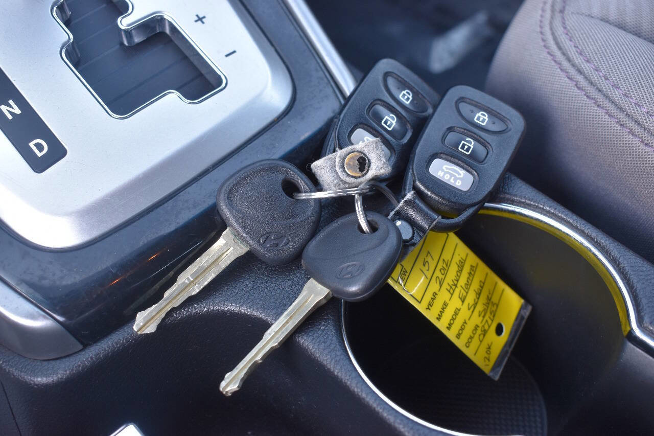 Used 2012 Hyundai Elantra GLS w/ Preferred Pkg 3 image 31