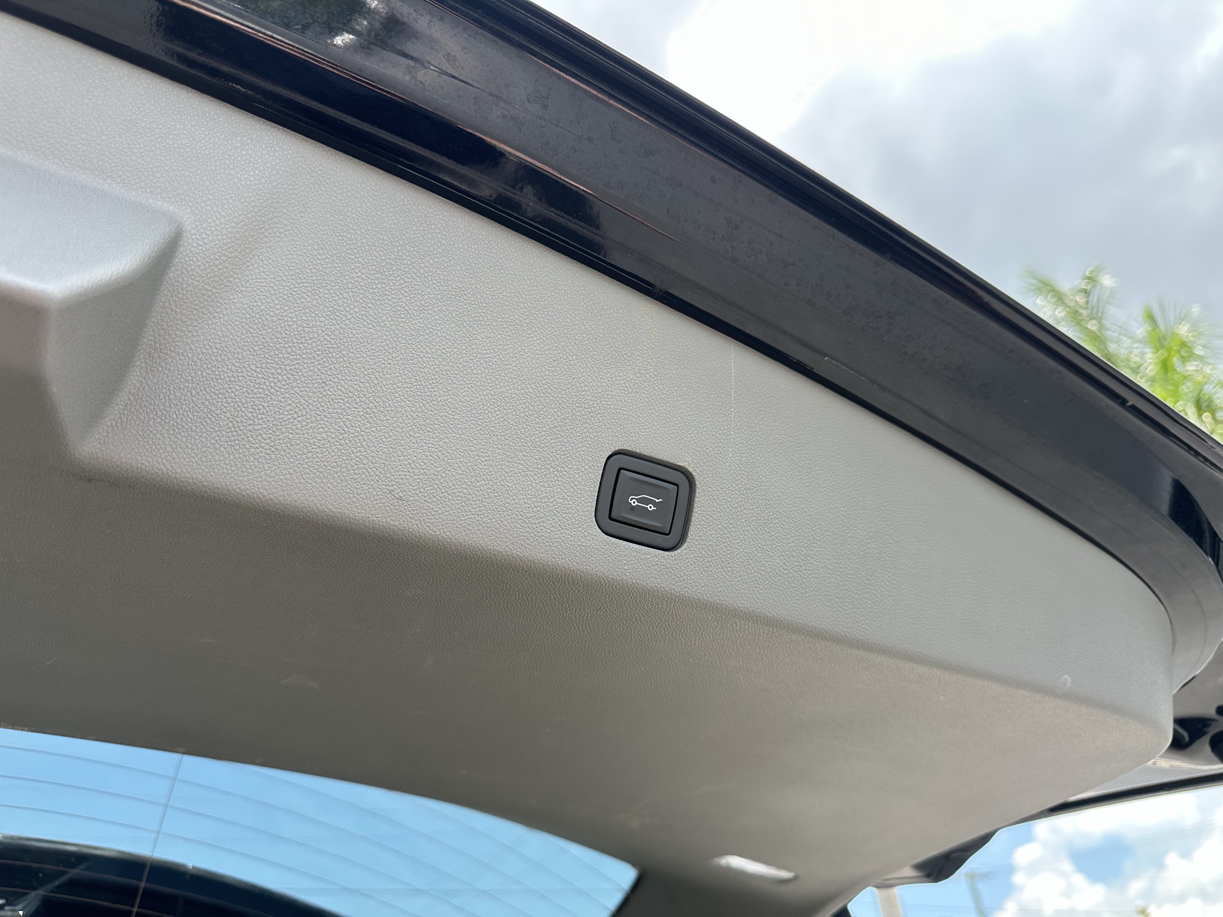 Certified 2023 Cadillac XT6 Premium Luxury w/ Technology Package FWD image 10
