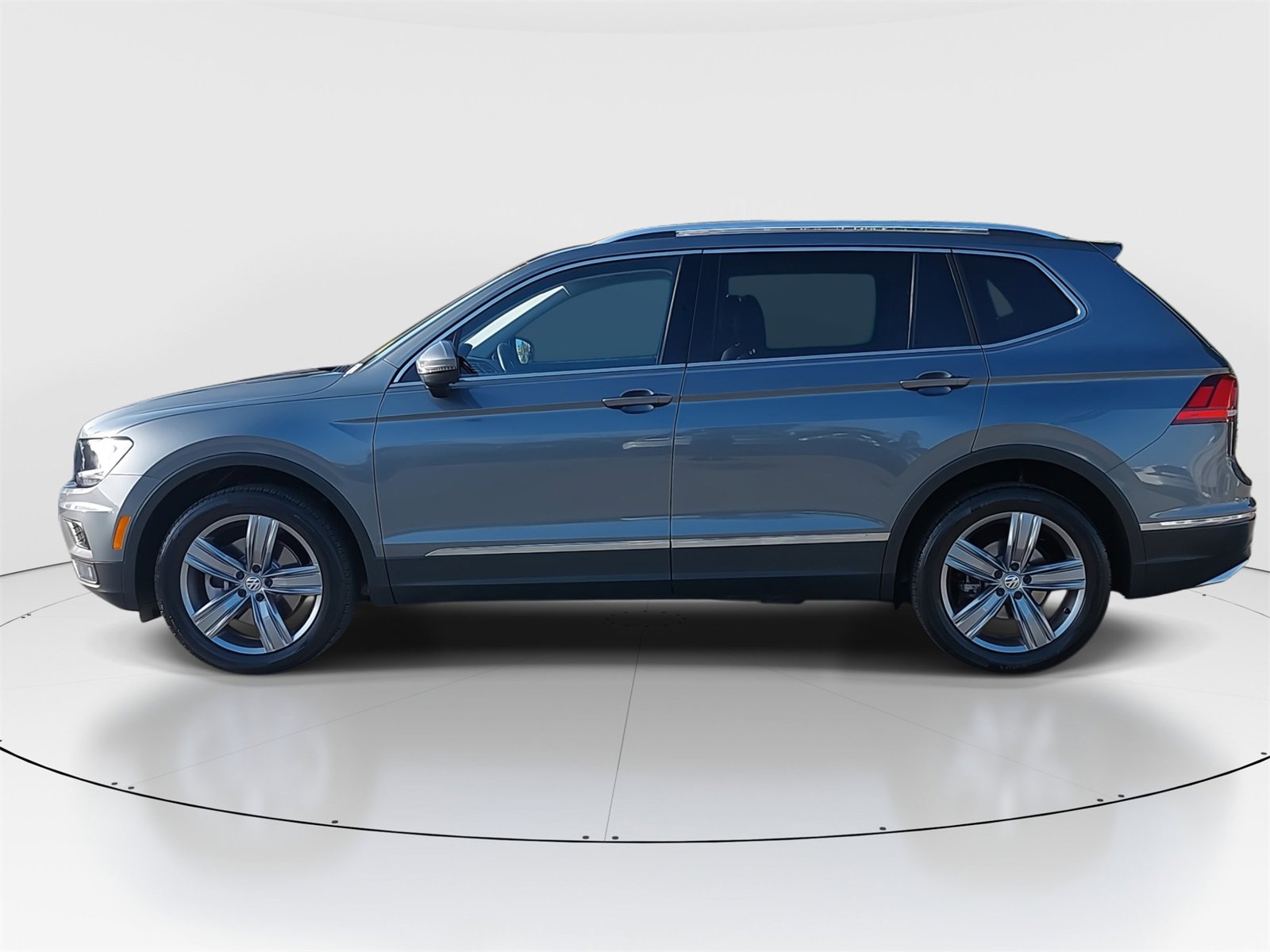 Used 2021 Volkswagen Tiguan SEL image 4