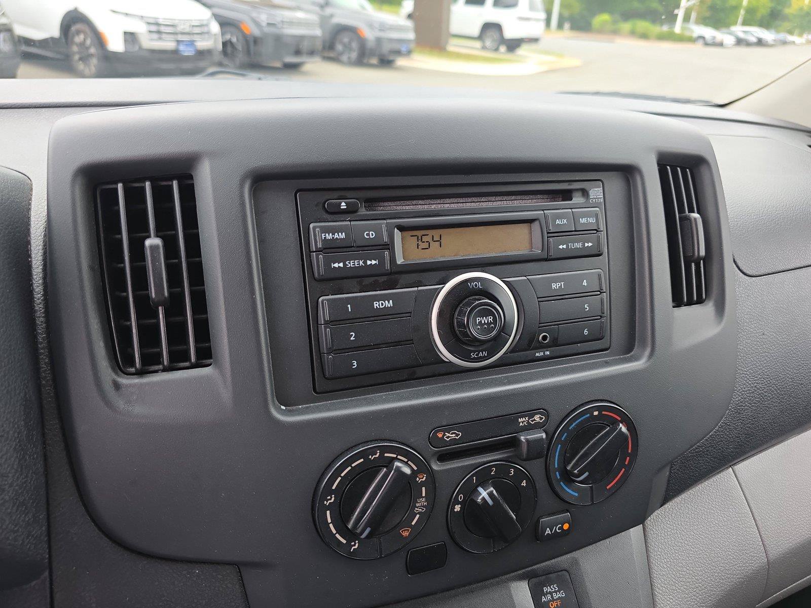 Used 2015 Nissan NV200 S FWD image 22