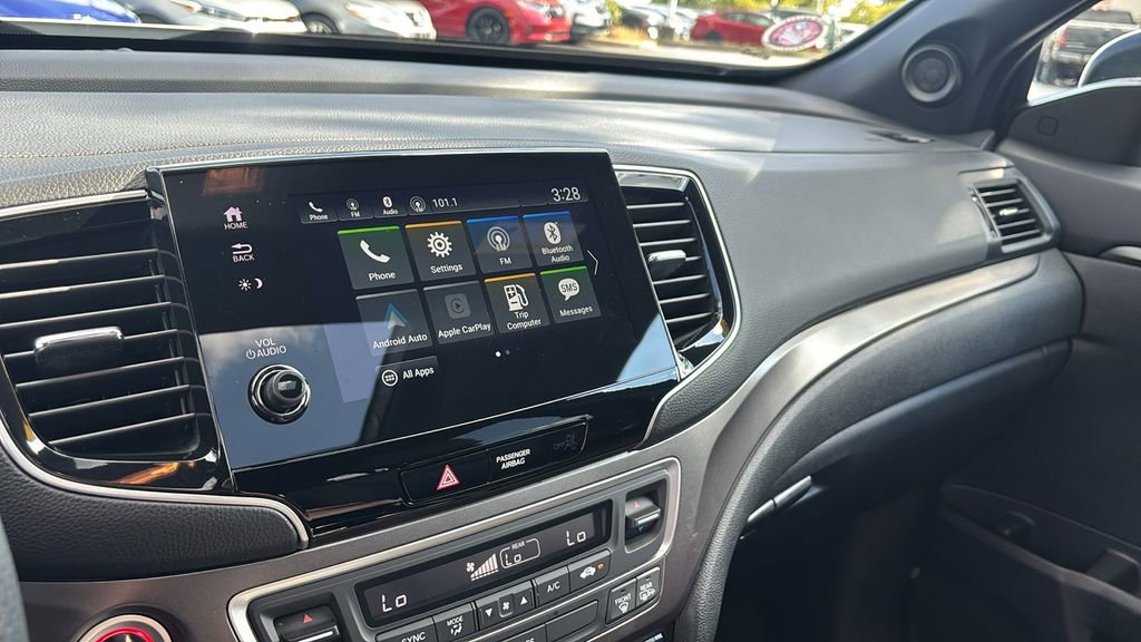 Certified 2025 Honda Passport EX-L image 19