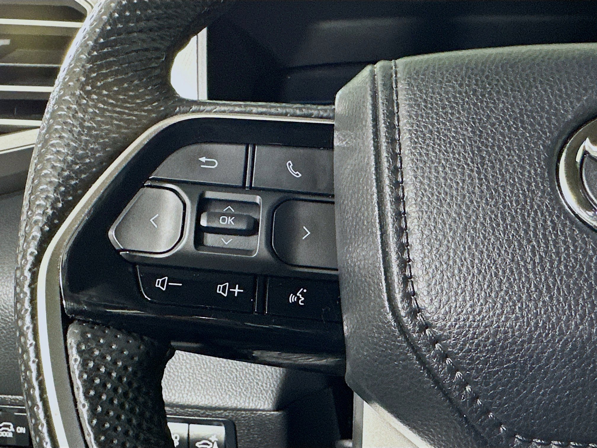 Used 2024 Toyota Sequoia Limited image 16