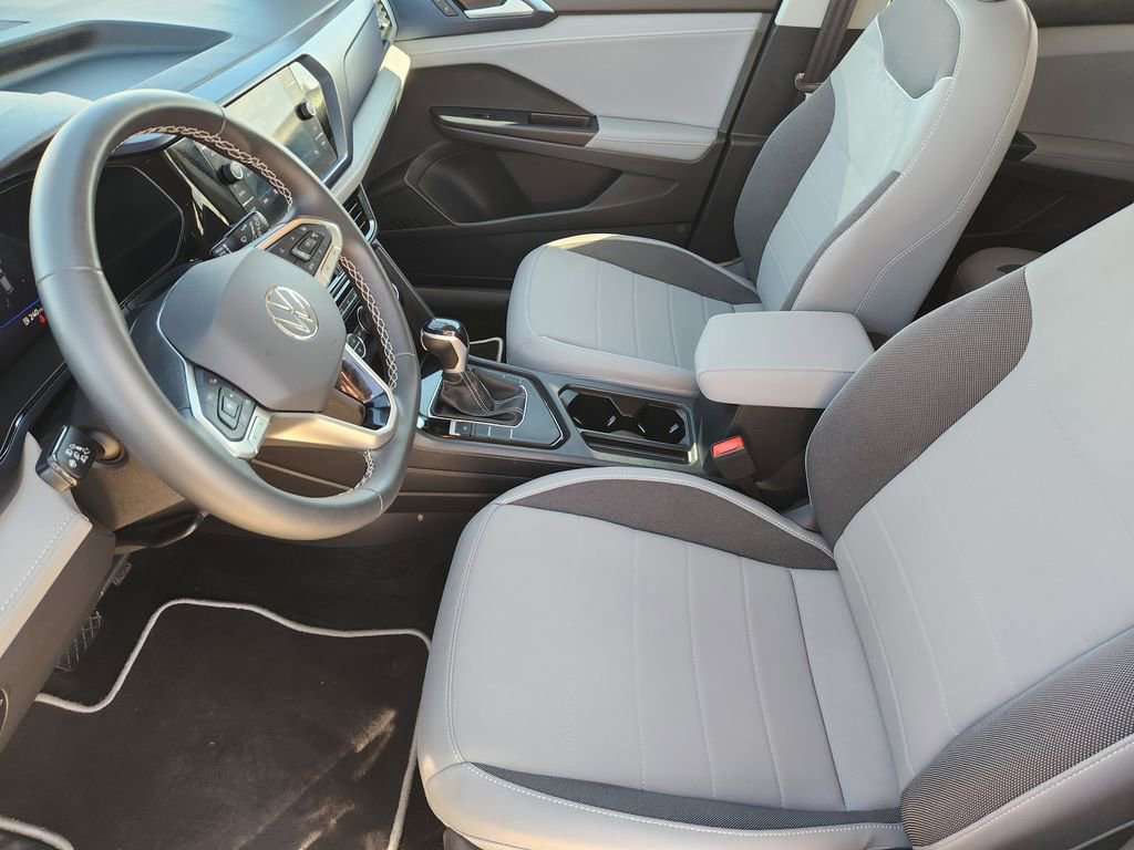 Used 2024 Volkswagen Taos SE image 13