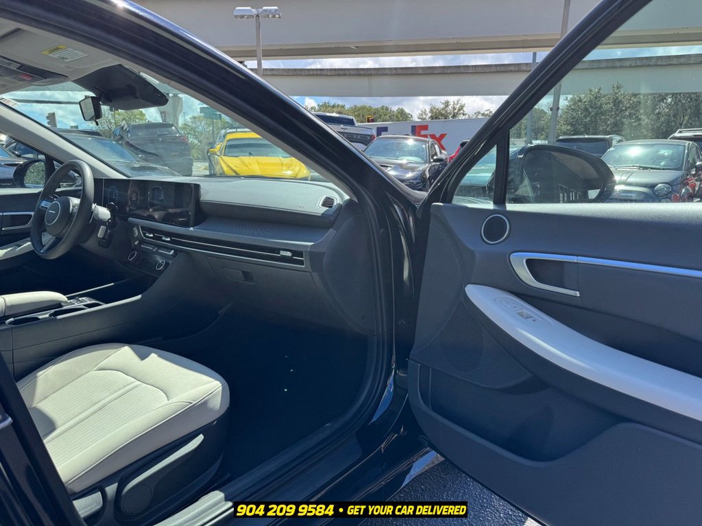 Used 2025 Hyundai Sonata SEL FWD image 34
