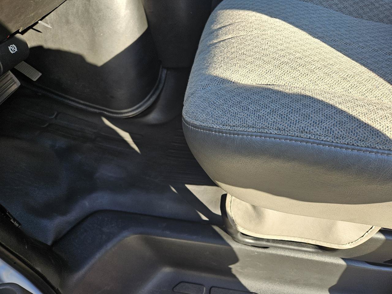 Used 2022 Chevrolet Express 2500 w/ Driver Convenience Package RWD image 14