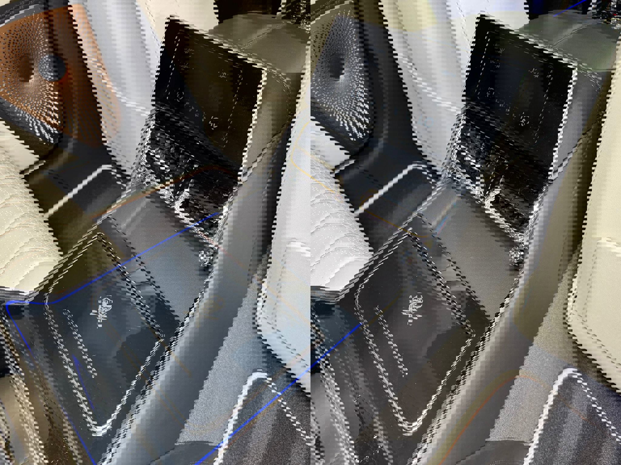 Used 2022 Bentley Flying Spur Plug-In Hybrid image 15