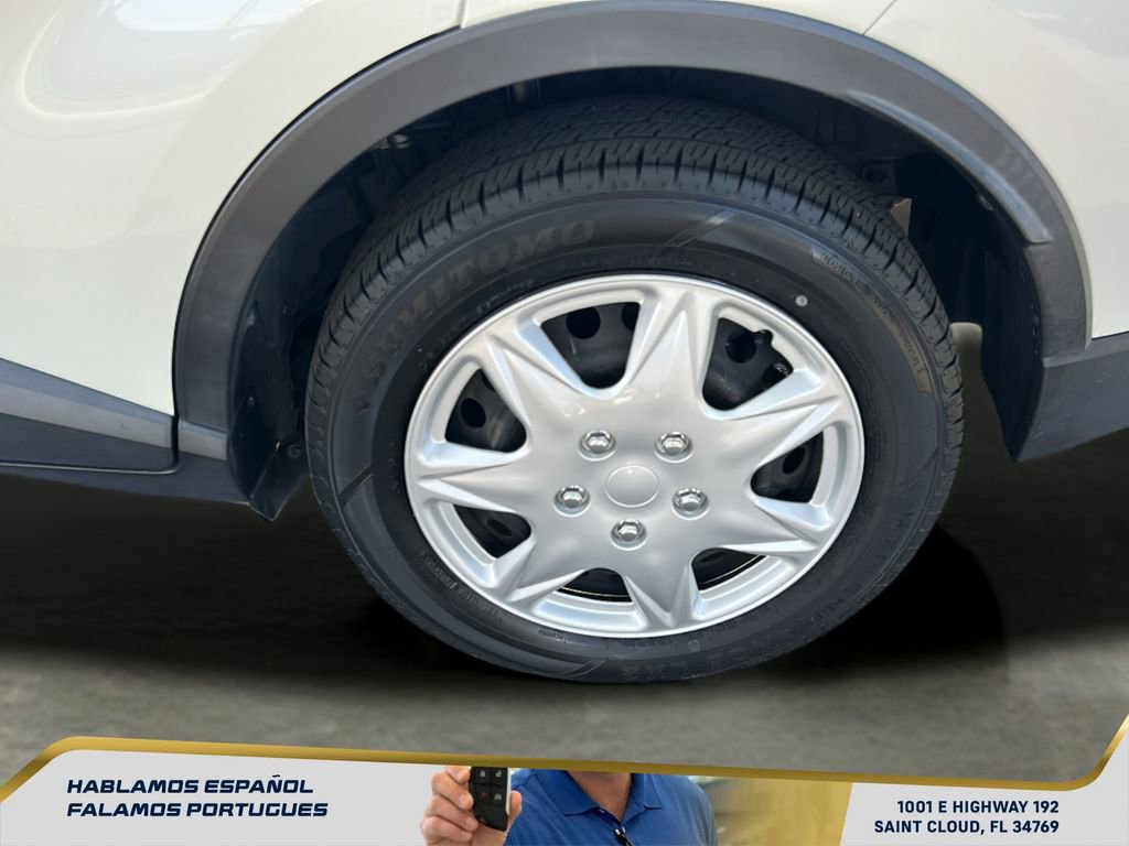 Used 2019 Toyota C-HR LE image 11