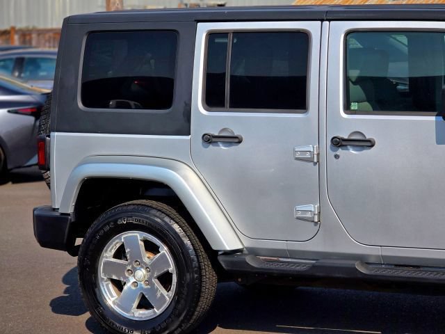 Used 2008 Jeep Wrangler Unlimited Sahara AWD/4WD image 12