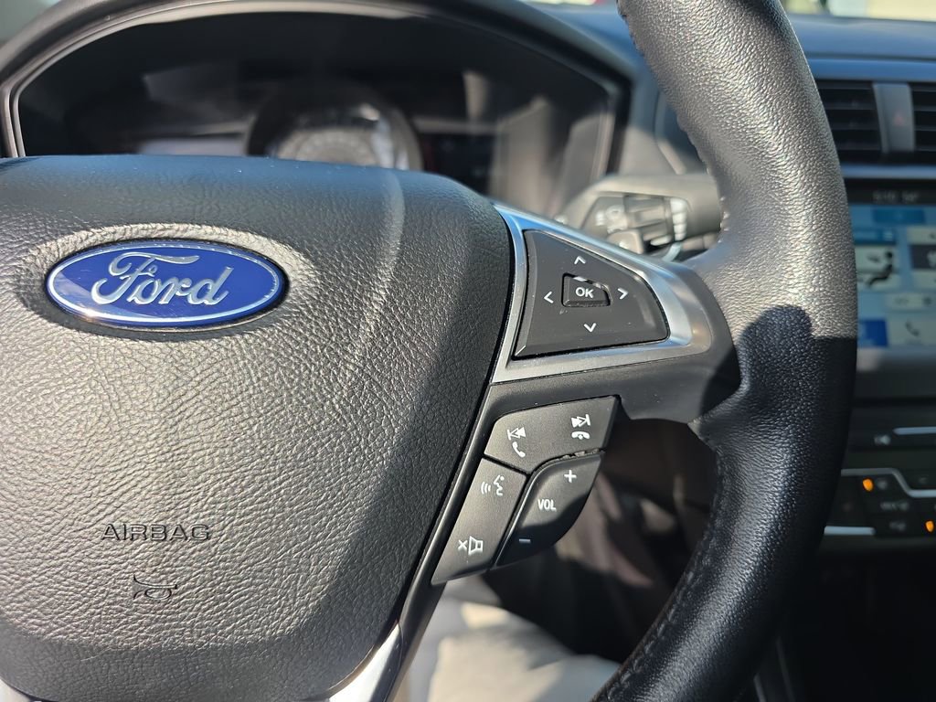 Used 2018 Ford Fusion SE w/ Equipment Group 201A image 24