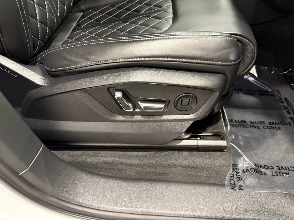Used 2021 Audi SQ7 Premium Plus w/ Driver Assistance Package image 25