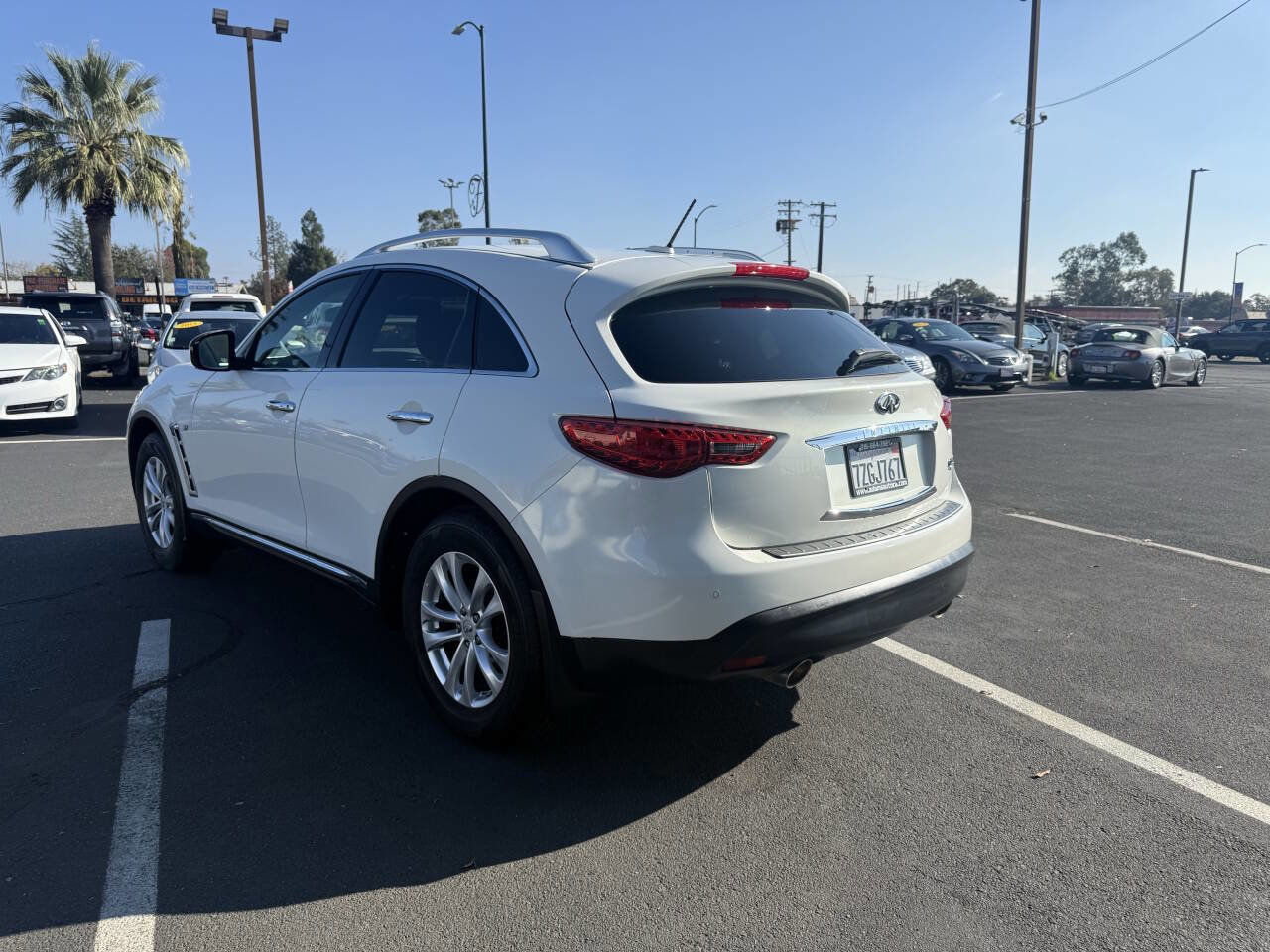 Used 2014 INFINITI QX70 AWD w/ Premium Package image 5