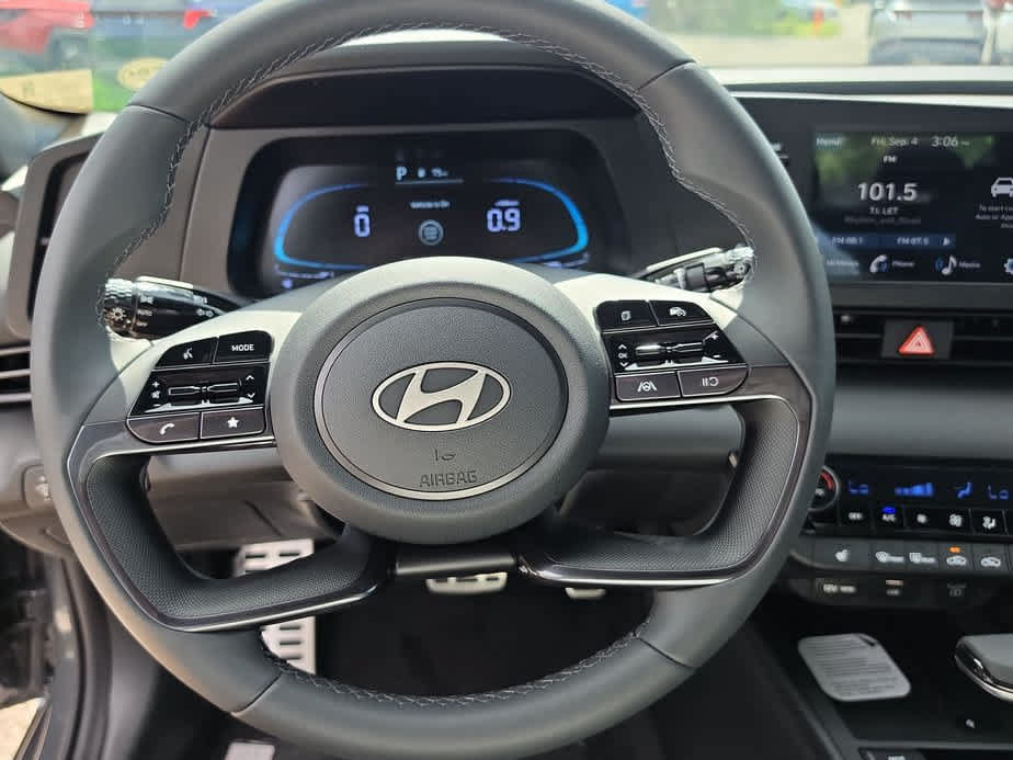 New 2026 Hyundai Elantra SEL Sport FWD image 23