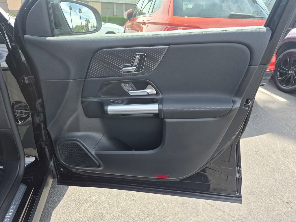 Used 2025 Mercedes-Benz GLA 250 image 30