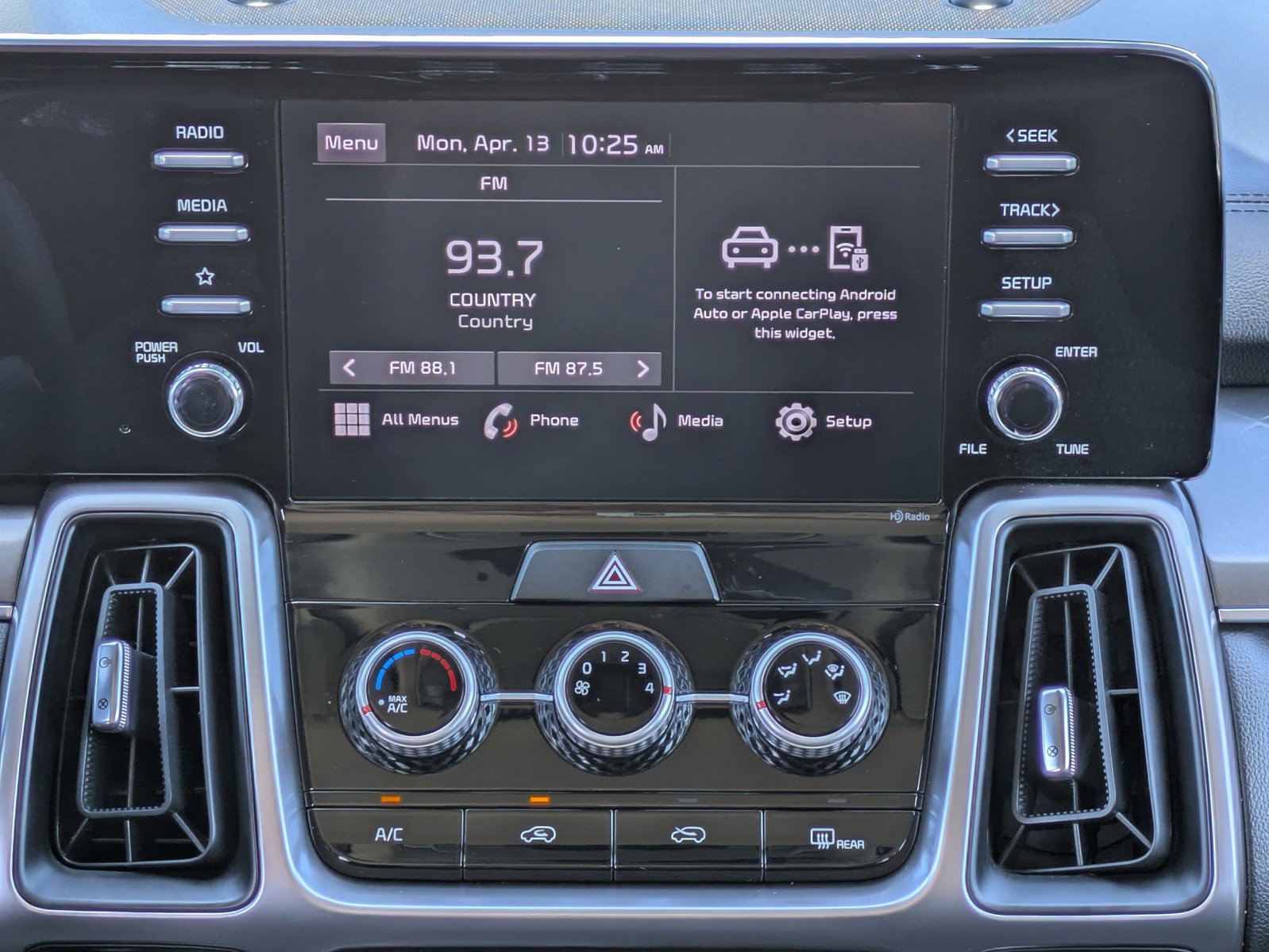 Certified 2023 Kia Sorento LX image 15