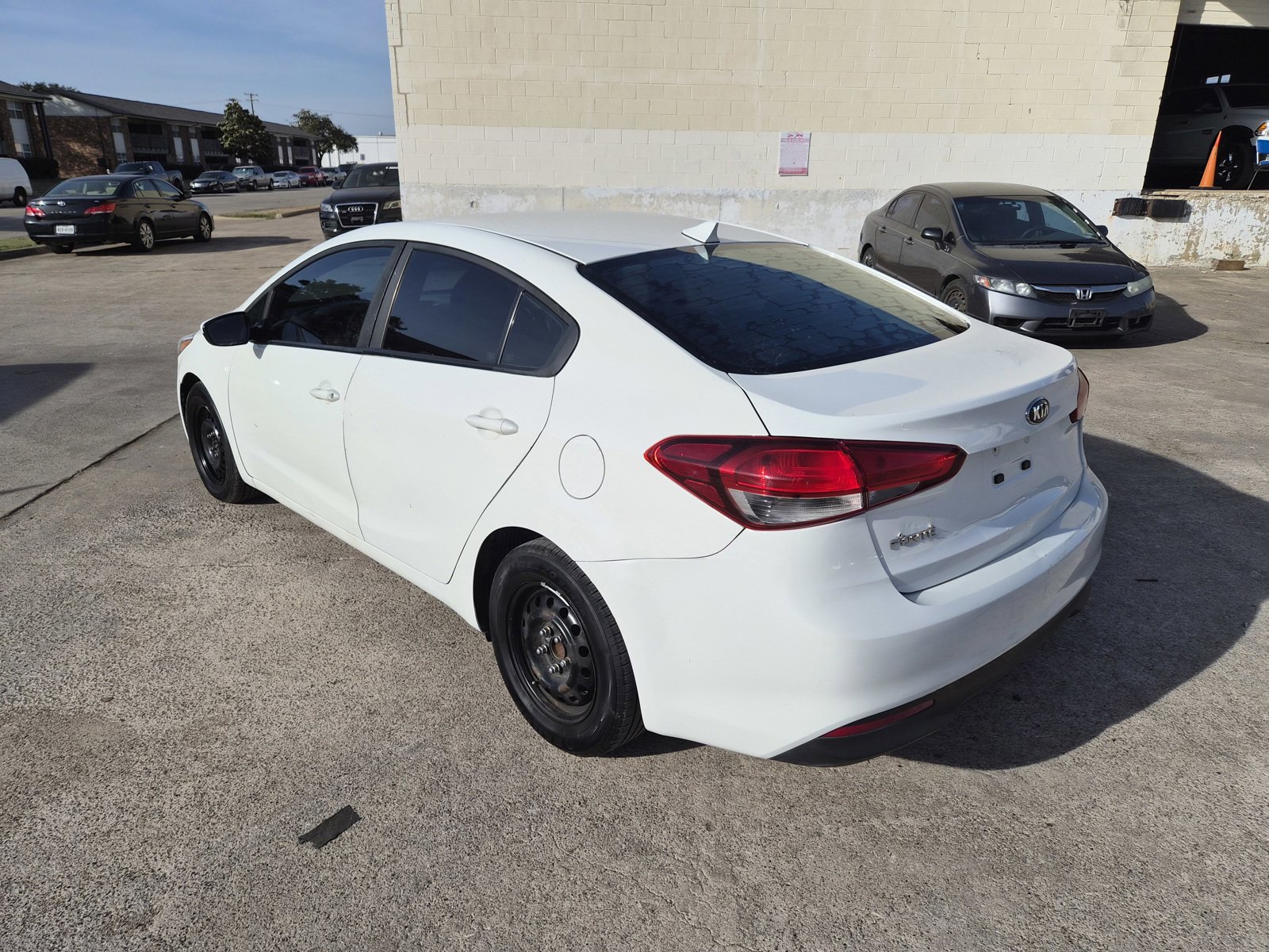 Used 2018 Kia Forte LX image 3