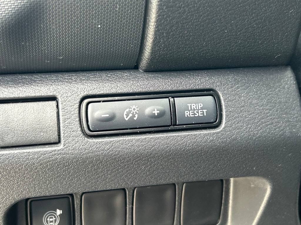 Used 2023 Nissan Frontier SV w/ Technology Package AWD/4WD image 23
