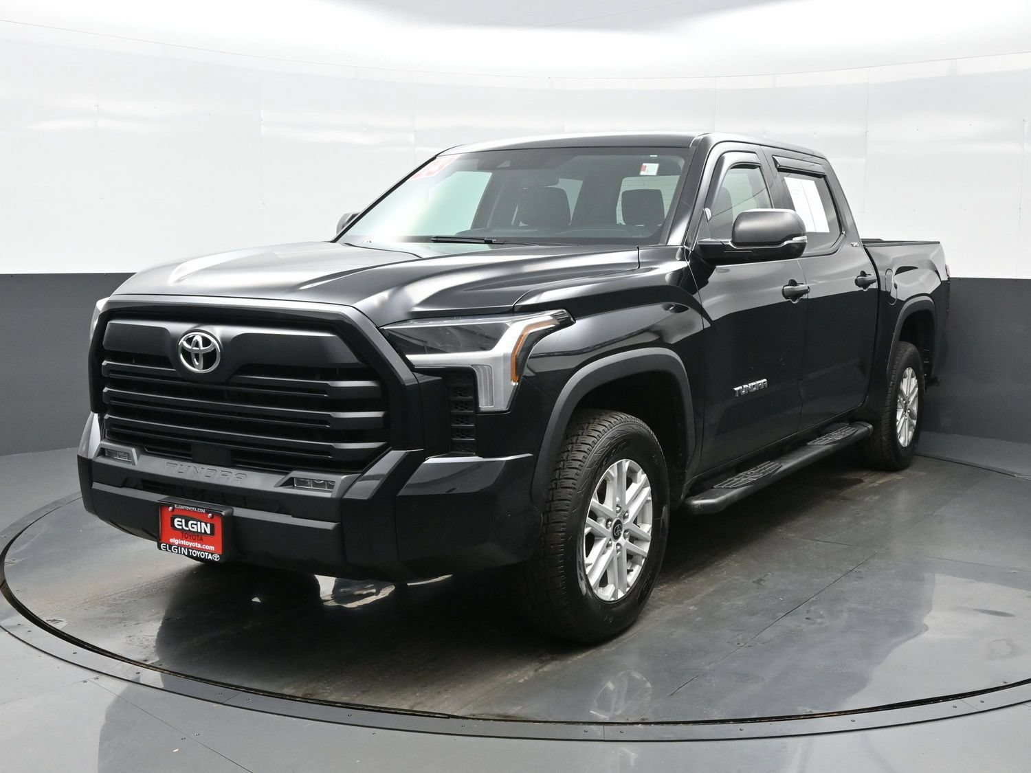 Used 2023 Toyota Tundra SR5 w/ SR5 Convenience Package AWD/4WD image 2